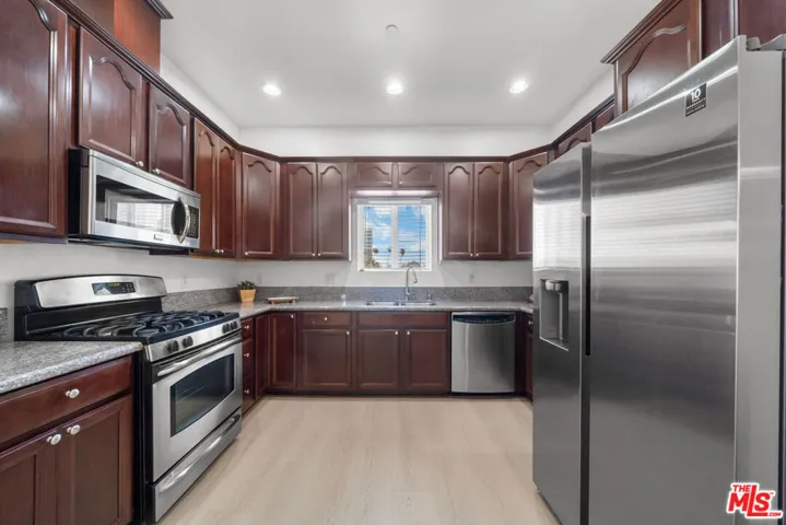 309 S Mariposa Avenue 301, Los Angeles, California 90020