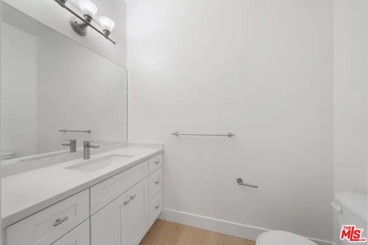 309 S Mariposa Avenue 301, Los Angeles, California 90020