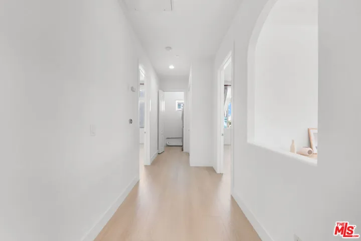 309 S Mariposa Avenue 301, Los Angeles, California 90020