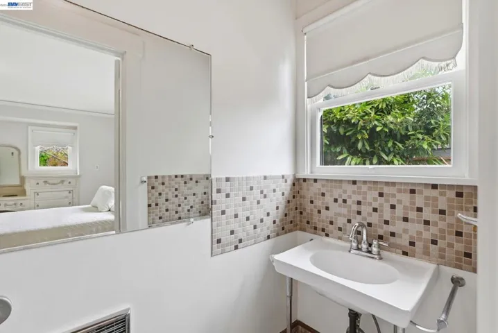 770 Grove Way, Hayward, California 94541