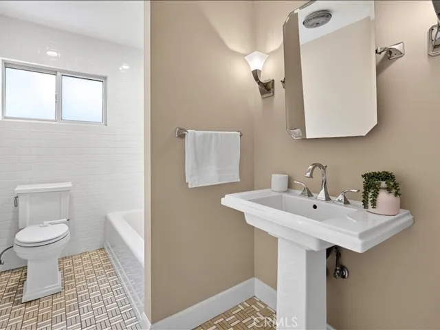 2302 E 2nd Street 2b, Long Beach, California 90803