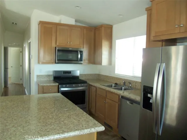 kitchen w/appliances. Sxs refer w/water and ice, Micro over stove dw stainless steel