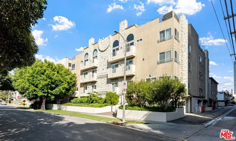 1160 Granville Avenue 108, Los Angeles, California 90049