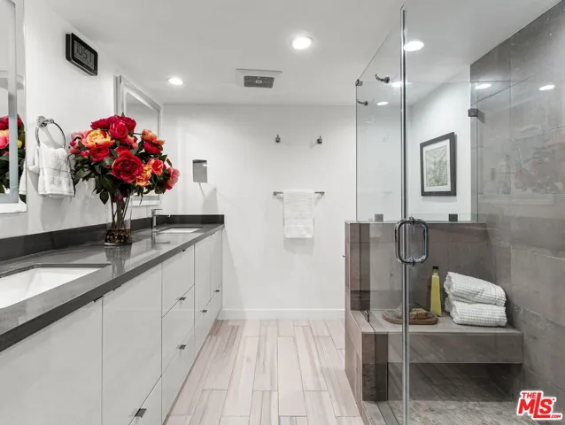 1160 Granville Avenue 108, Los Angeles, California 90049