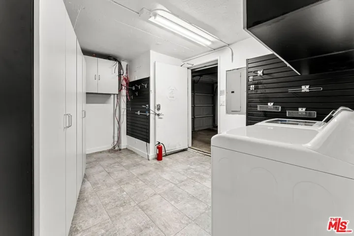 1160 Granville Avenue 108, Los Angeles, California 90049