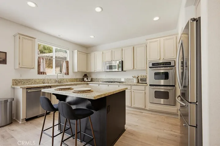 34027 Abbey Road, Temecula, California 92592