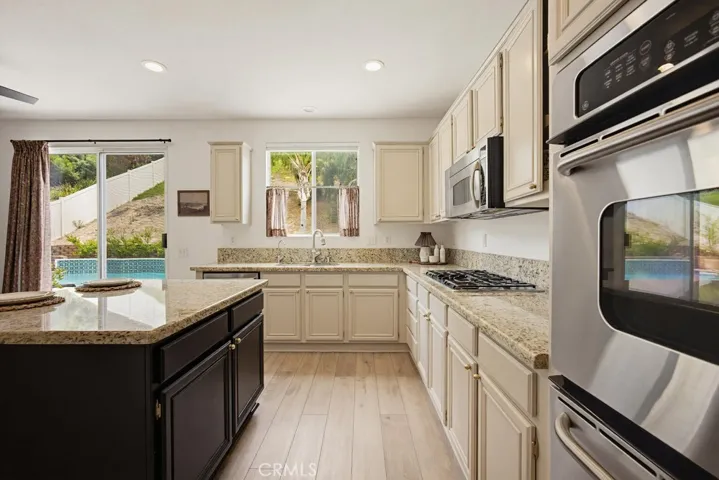 34027 Abbey Road, Temecula, California 92592
