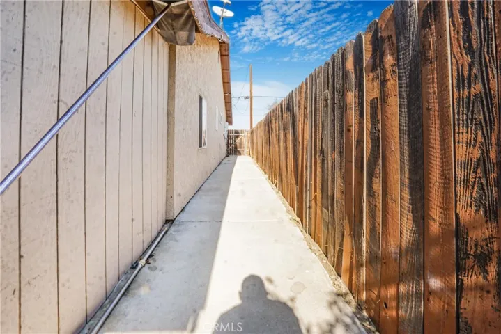40785 Johnston, Hemet, California 92544