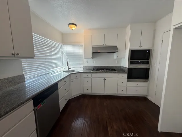 23767 Via Helina, Valencia, California 91355
