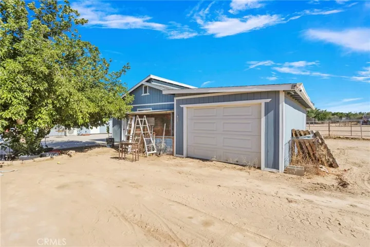 Single car garage back of 2 car garage 14 x 27