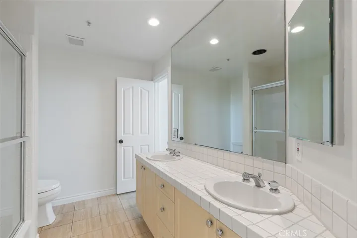 4167 Warner 301, Huntington Beach, California 92649
