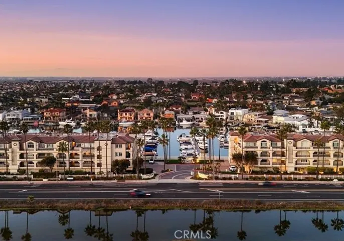 LUXURY COASTAL LIVING