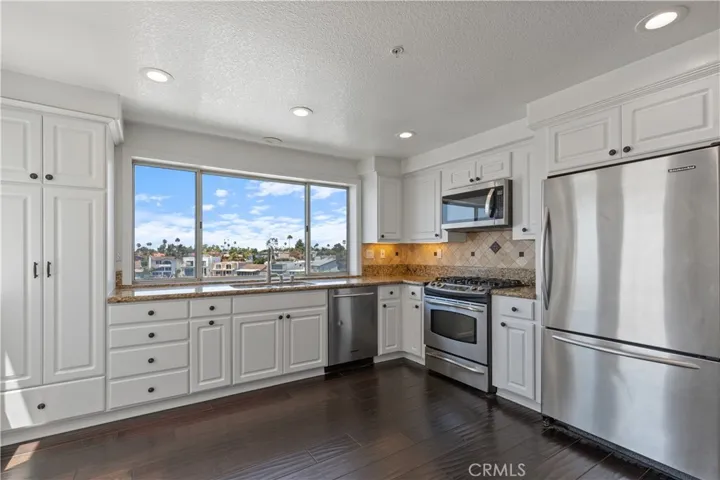 4167 Warner 301, Huntington Beach, California 92649