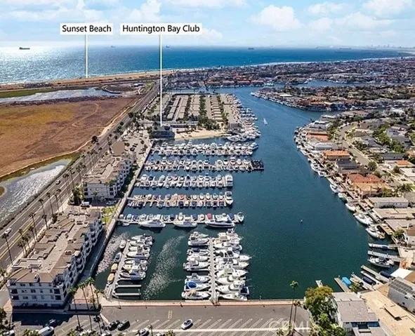 4167 Warner 301, Huntington Beach, California 92649