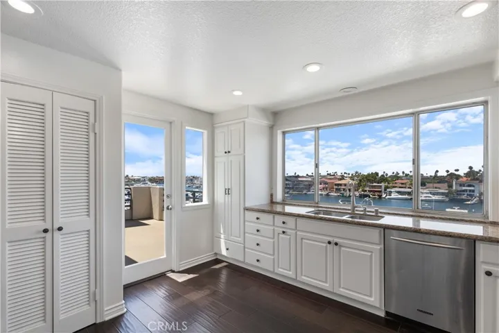4167 Warner 301, Huntington Beach, California 92649
