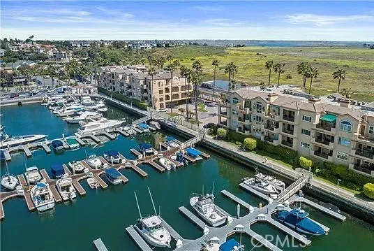 4167 Warner 301, Huntington Beach, California 92649