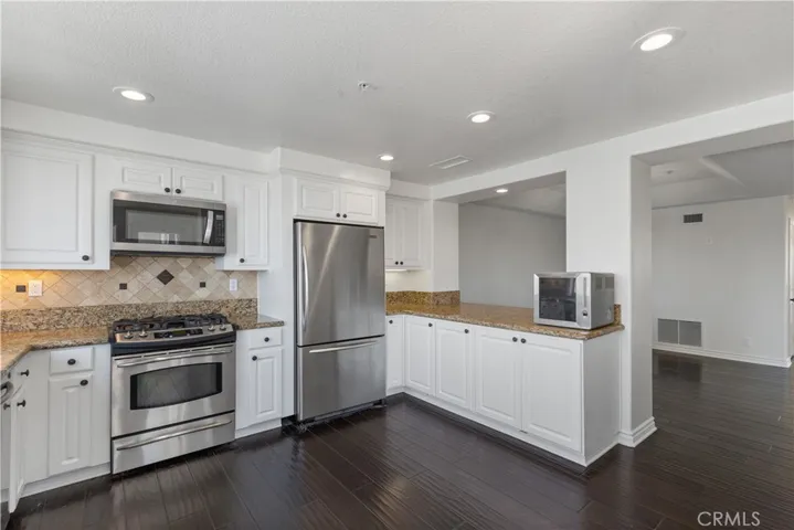 4167 Warner 301, Huntington Beach, California 92649