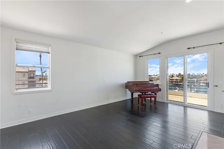 4167 Warner 301, Huntington Beach, California 92649