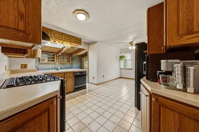 741 Echo Valley Road, Salinas, California 93907
