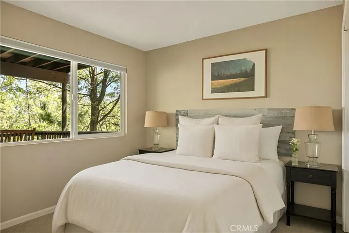 1360 Montreal, Lake Arrowhead, California 92352