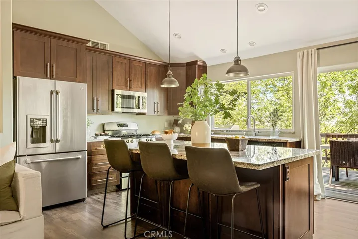 1360 Montreal, Lake Arrowhead, California 92352