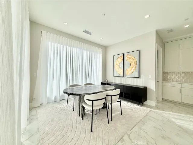 207 Coal Mine, Irvine, California 92602
