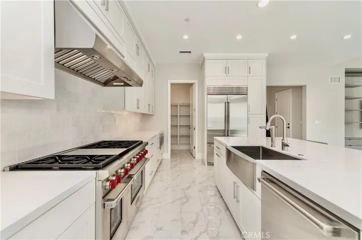 207 Coal Mine, Irvine, California 92602