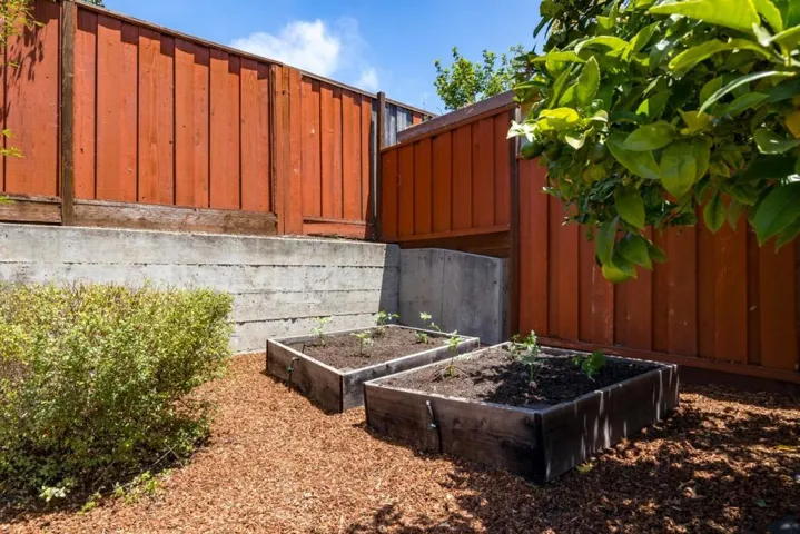 3325 Axford Road, Santa Cruz, California 95062