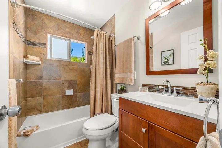 3325 Axford Road, Santa Cruz, California 95062