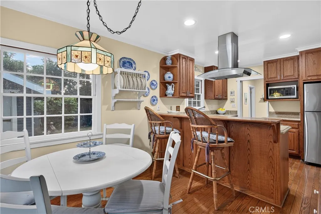 Breakfast Nook, Family Room Area
