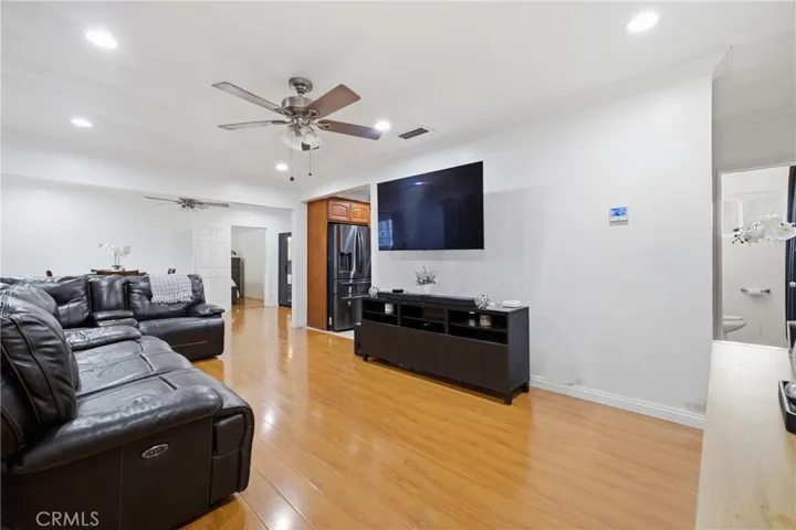 156 E 49th, Long Beach, California 90805