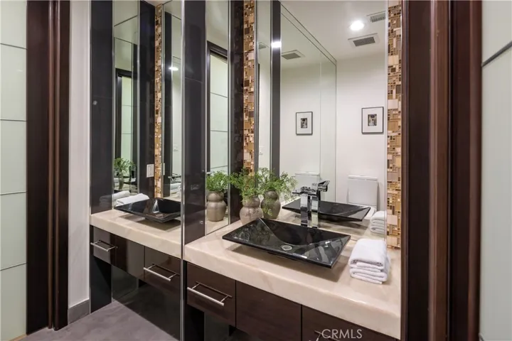 1318 Roxbury S 210, Los Angeles, California 90035