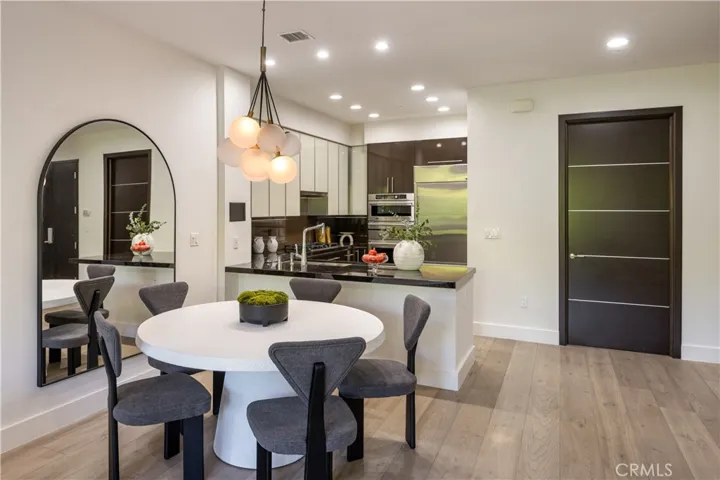 1318 Roxbury S 210, Los Angeles, California 90035