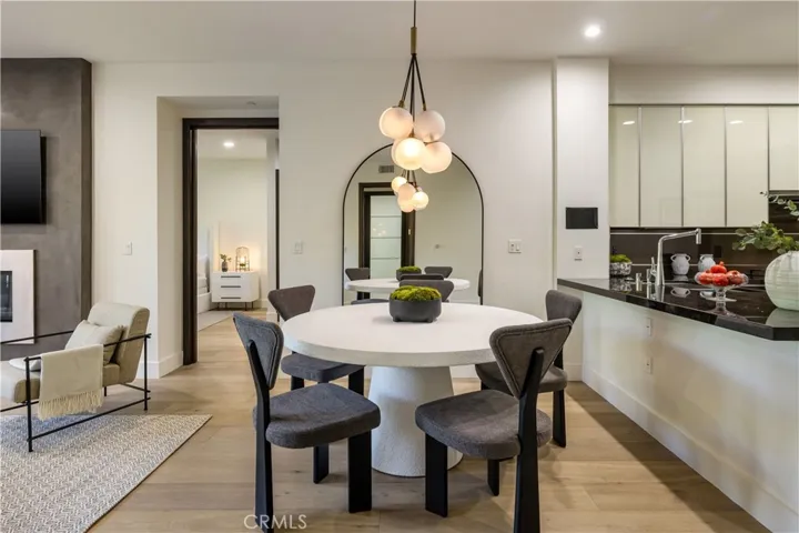 1318 Roxbury S 210, Los Angeles, California 90035