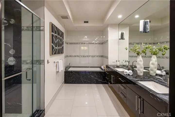 1318 Roxbury S 210, Los Angeles, California 90035