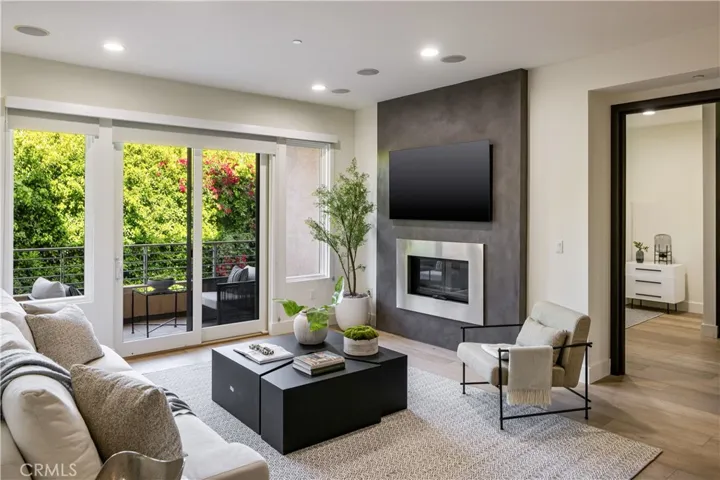 1318 Roxbury S 210, Los Angeles, California 90035