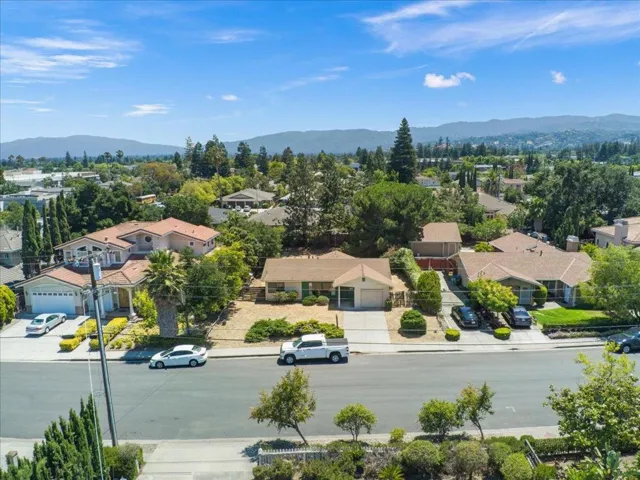 20860 Garden Gate Drive, Cupertino, California 95014