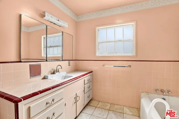 3701 Inglewood Boulevard, Los Angeles, California 90066