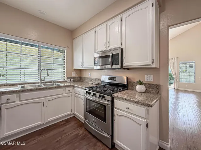 cKitchen and Laundry3