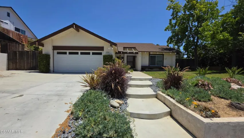 3078 Saddleback Front Exterior Photo