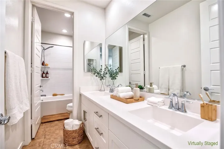 67 Eclipse, Lake Forest, California 92630