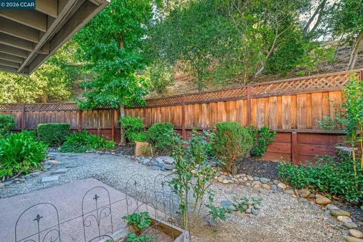 651 Moraga Rd 13, Moraga, California 94556