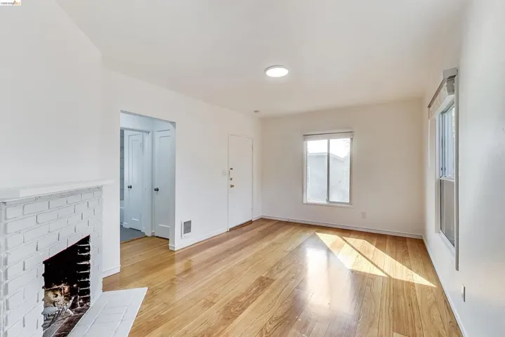 1207 University Ave, Berkeley, California 94702