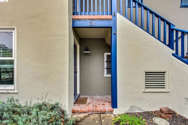 1207 University Ave, Berkeley, California 94702