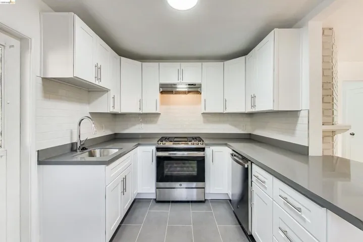 1207 University Ave, Berkeley, California 94702