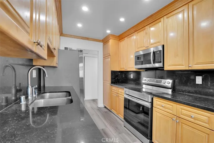5412 Lindley Avenue 110, Encino, California 91316