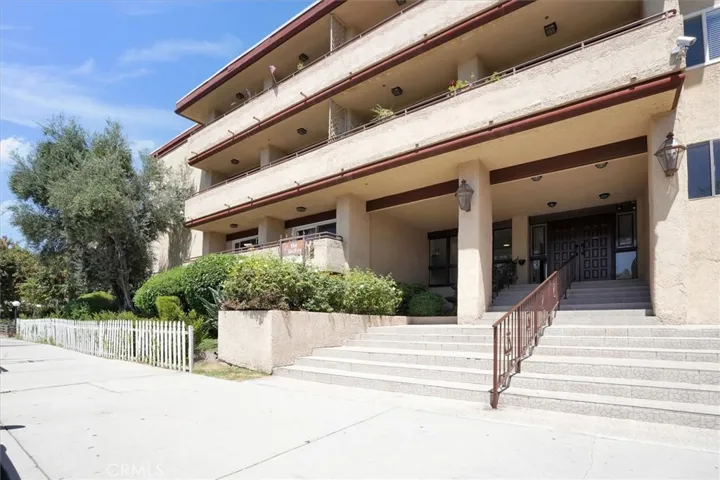 5412 Lindley Avenue 110, Encino, California 91316