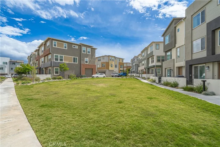27154 Valley Oak Place, Valencia, California 91381