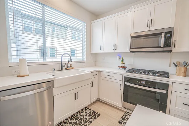 27154 Valley Oak Place, Valencia, California 91381