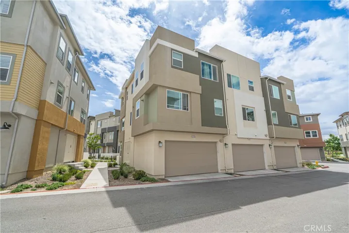 27154 Valley Oak Place, Valencia, California 91381